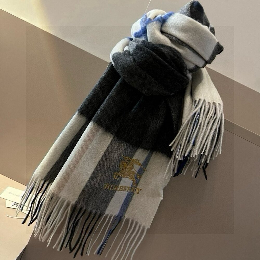 Burberry Knight Logo, wool scarf